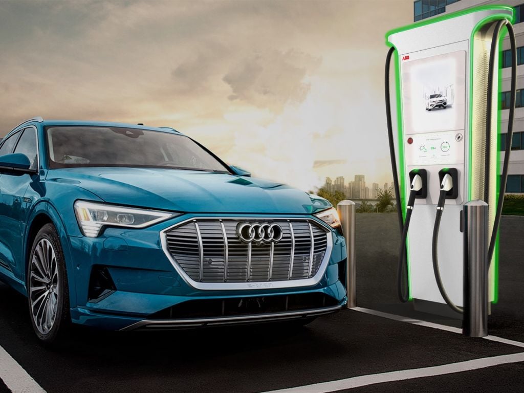 �����ǥ� EV��e-tron��̵�����åץ��졼�ɤǽ���ǽ�Ϥ����150kW��