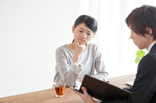 見積もり書の内容をきちんと確認し、即決は控えましょう