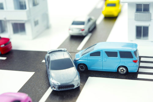 車の維持費　保険料