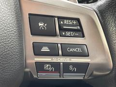 ������®�ɽ���ǽ�ե��롼������ȥ�����۹�®ƻϩ�Ǥ�Ĺ��Υ���Ԥ��ڤˡ�����ư��®�٤��ݤĥ��롼������ȥ����뤬�����ͷڸ������ƥ��Ϣ�Ȥ��������μ�ξ���Τ��Ƽִ֤��ݤĤ褦��®��Ĵ�ᤷ�Ƥ���ޤ����� 6