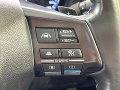 ������®�ɽ���ǽ�ե��롼������ȥ�����۹�®ƻϩ�Ǥ�Ĺ��Υ���Ԥ��ڤˡ�����ư��®�٤��ݤĥ��롼������ȥ����뤬�����ͷڸ������ƥ��Ϣ�Ȥ��������μ�ξ���Τ��Ƽִ֤��ݤĤ褦��®��Ĵ�ᤷ�Ƥ���ޤ����� 4