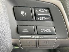 ������®�ɽ���ǽ�ե��롼������ȥ�����۹�®ƻϩ�Ǥ�Ĺ��Υ���Ԥ��ڤˡ�����ư��®�٤��ݤĥ��롼������ȥ����뤬�����ͷڸ������ƥ��Ϣ�Ȥ��������μ�ξ���Τ��Ƽִ֤��ݤĤ褦��®��Ĵ�ᤷ�Ƥ���ޤ����� 6