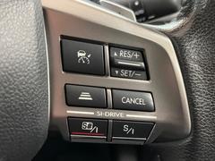 ������®�ɽ���ǽ�ե��롼������ȥ�����۹�®ƻϩ�Ǥ�Ĺ��Υ���Ԥ��ڤˡ�����ư��®�٤��ݤĥ��롼������ȥ����뤬�����ͷڸ������ƥ��Ϣ�Ȥ��������μ�ξ���Τ��Ƽִ֤��ݤĤ褦��®��Ĵ�ᤷ�Ƥ���ޤ����� 5