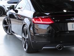 �礭�ʽ�����ߤ⤢��ޤ���Τǡ������ˤʤ��Ƥ���­����ĺ�������ʥܥǥ�������ǥ�����󡣡����˸�˲��Ͻ�����Ԥ������ƥ��󥰤�ܹ����Ƥ���ޤ��Τǡ�������������ʾ��֤�ݻ�����ĺ���ޤ��� 7
