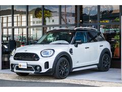 ＭＩＮＩ　クーパーＳＤ　クロスオーバー　オール４　ホワイトシルバー　全国対応６ヶ月保証付き　ＡＬＬ４　クリーンディーゼルターボ　純正タッチスクリーンナビ　バックカメラ　アクティブクルーズコントロール　インテリジェントセーフティ　ドライビングモード（ＭＩＮＩ）