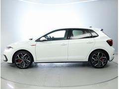 ���ʥ����ɥ��륨�åȤ���ϡ��ɥ��ȥܥǥ��ζѰ�Ƕ�����֤��顢���٤ι⤵�˥ե��륯�������θؤ�򴶤��ޤ��� 3