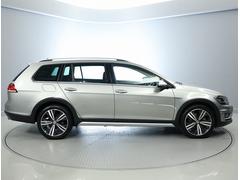 ���ʥ����ɥ��륨�åȤ���ϡ��ɥ��ȥܥǥ��ζѰ�Ƕ�����֤��顢���٤ι⤵�˥ե��륯�������θؤ�򴶤��ޤ��� 6