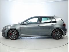 ���ʥ����ɥ��륨�åȤ���ϡ��ɥ��ȥܥǥ��ζѰ�Ƕ�����֤��顢���٤ι⤵�˥ե��륯�������θؤ�򴶤��ޤ��� 3